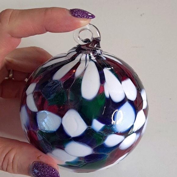 Hand Blown Maroon, White, Blue & Green Glass Friendship Ball Ornament Jewle Tone - Picture 3 of 4